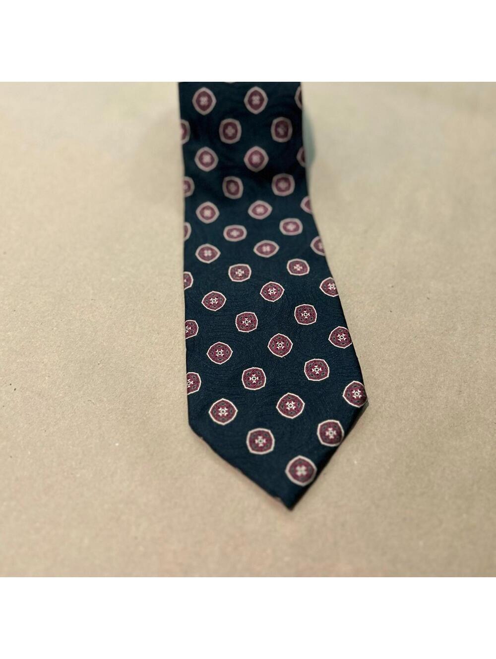 🖤 Tom James 100% Silk Handmade Tie • Black & Burgundy Medallion • 57”